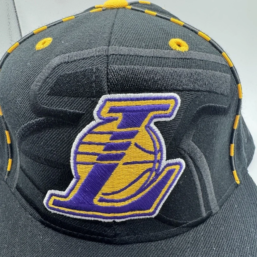 Los Angeles Lakers Black & Yellow Fitted Hat Size‎ 7 1/2 NBA Licensed Cap By UNK